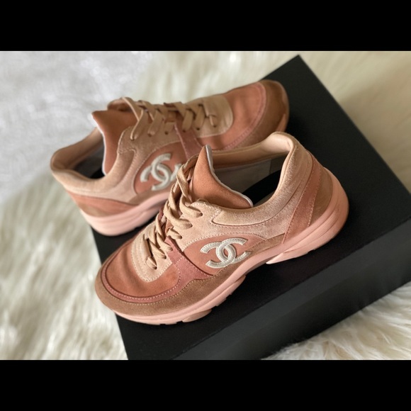 Chanel - Picture 4 of 8